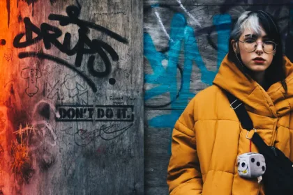 découvrez l'univers du streetwear, une mode urbaine tendance qui allie confort et styles audacieux. explorez les dernières collections, des pièces incontournables aux accessoires uniques, et exprimez votre personnalité avec des looks inspirés des cultures urbaines.