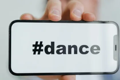 découvrez notre agence tiktok spécialisée dans la création de contenus engageants et stratégiques pour propulser votre marque sur la plateforme. boostez votre visibilité et atteignez un public ciblé grâce à notre expertise en marketing digital.