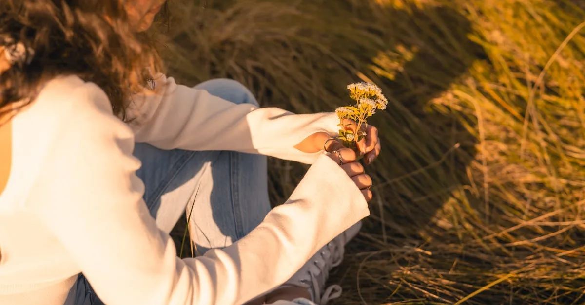 découvrez notre collection de flare jeans, alliant confort et style vintage. parfaits pour toutes les occasions, ces jeans évasés mettent en valeur votre silhouette tout en offrant une touche retro inimitable. idéaux à porter avec des bottines ou des talons, adoptez la tendance avec élégance.