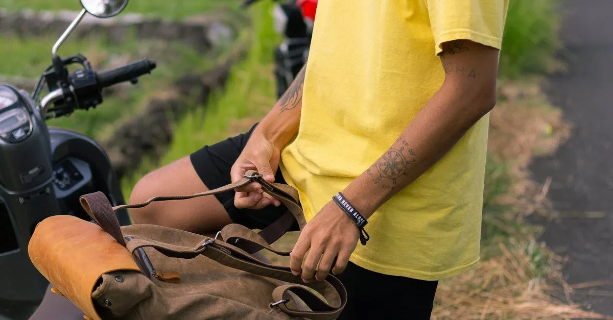 découvrez notre collection de shorts en cuir : une touche tendance et élégante à votre garde-robe. parfaits pour un look audacieux, confortable et stylé, à porter en toute saison.