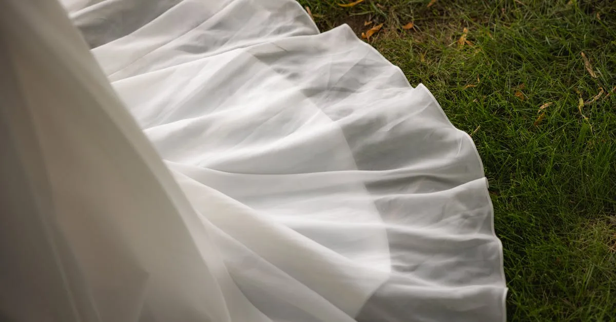 découvrez notre collection de robes de mariée vertes, élégantes et originales pour un mariage unique et éco-responsable.