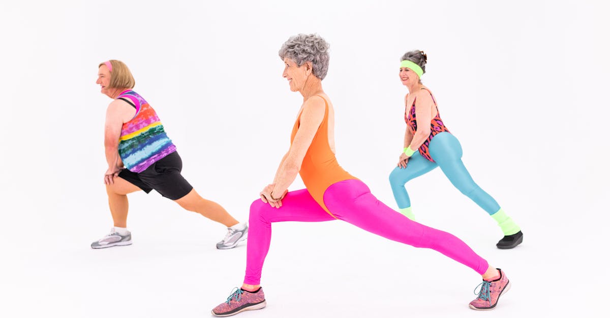 découvrez des coiffures élégantes et adaptées pour les femmes de plus de 60 ans, alliant style, modernité et simplicité pour sublimer votre beauté naturelle.