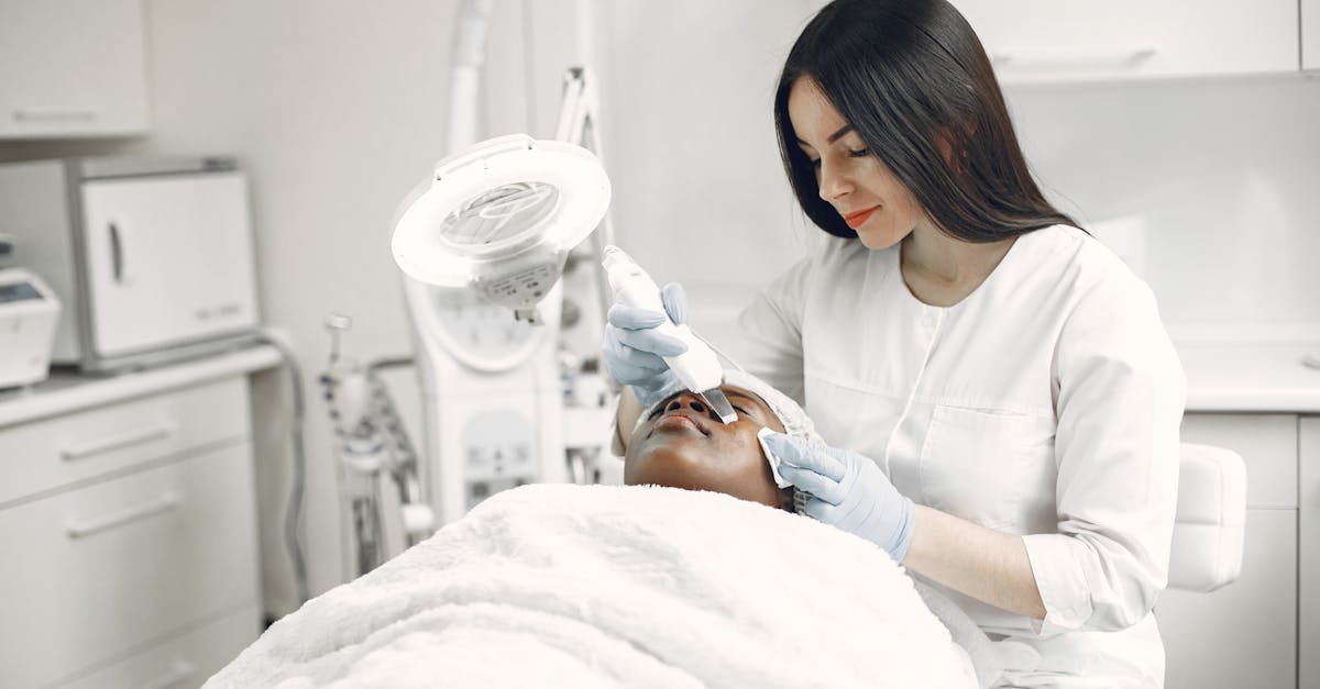découvrez les effets secondaires possibles du traitement hydrafacial, une procédure de soin du visage populaire pour une peau éclatante et hydratée.