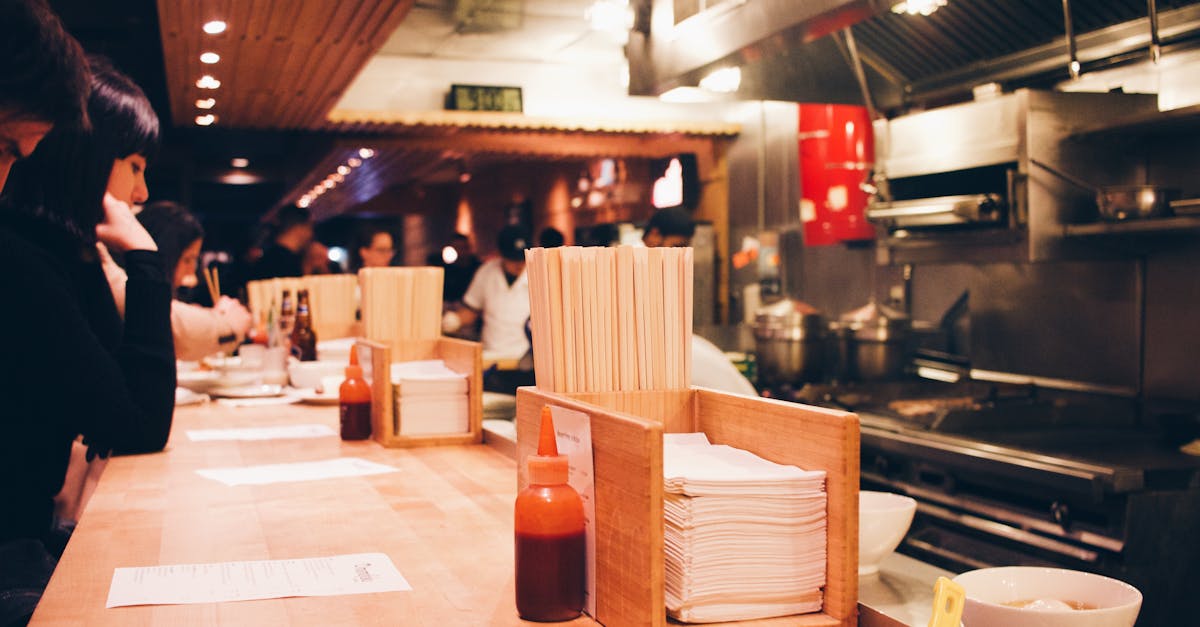 découvrez un bar et restaurant authentique offrant une ambiance chaleureuse, des plats savoureux et des boissons artisanales pour une expérience unique.