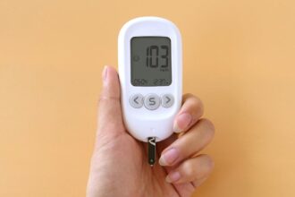 découvrez le prix d'un test sanguin de cortisol en france et informez-vous sur son utilité pour mesurer le taux de cortisol dans le sang.