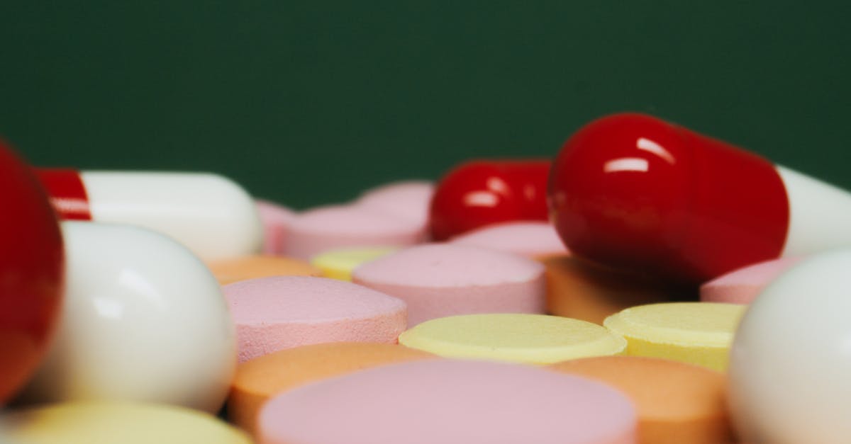 découvrez le temps d'élimination des anti-inflammatoires pour mieux gérer leur durée d'action et leurs effets secondaires potentiels.