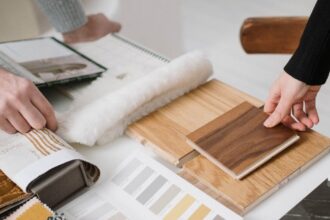 découvrez les critères essentiels et les meilleures pratiques pour la sélection des matériaux afin d'optimiser vos projets industriels et techniques.
