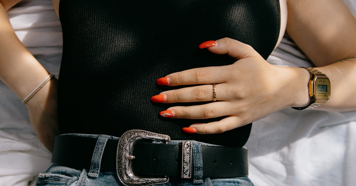 découvrez quels vêtements éviter lorsque vous avez un ventre pour un style confortable et flatteur au quotidien.