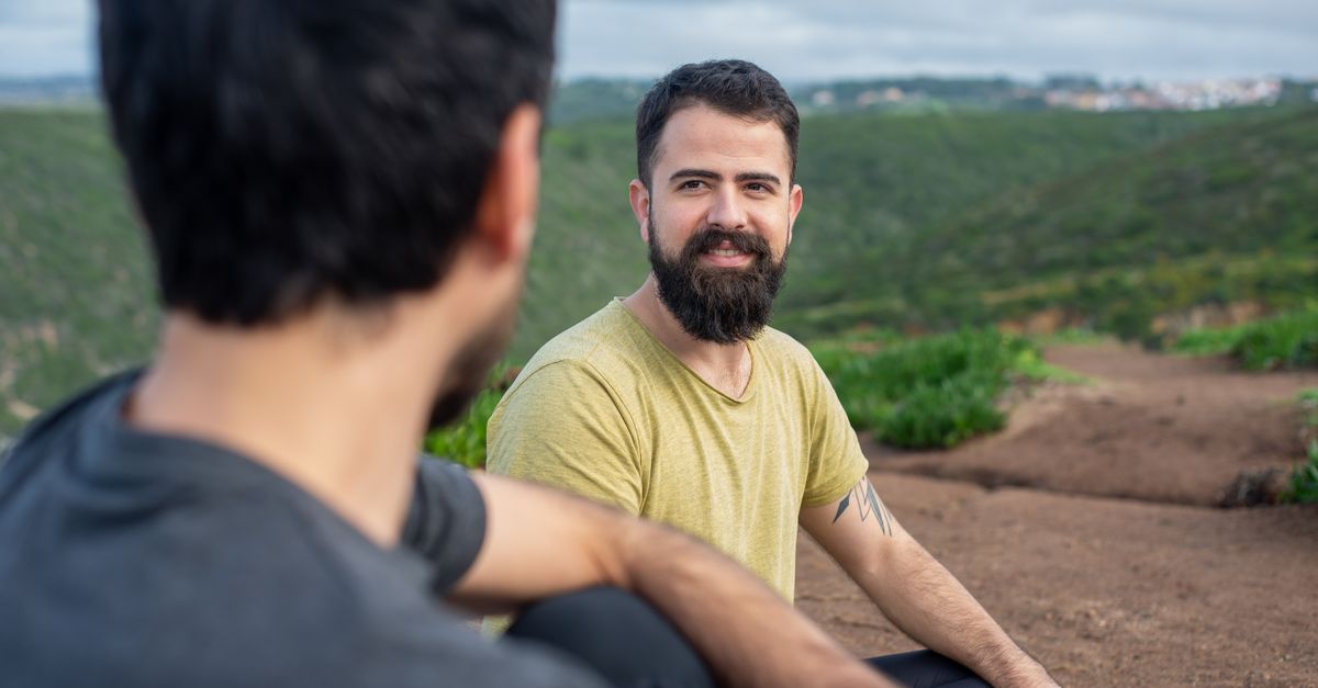 découvrez des conseils naturels pour favoriser la croissance de votre barbe, renforcer les follicules et obtenir une barbe dense et saine sans produits chimiques.