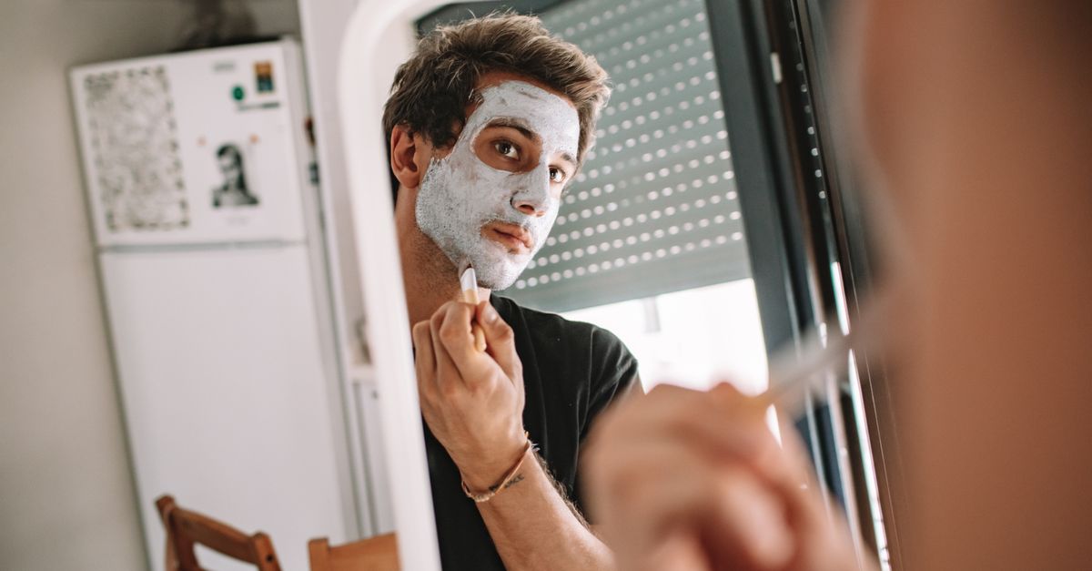 découvrez une routine de soins simple et efficace spécialement conçue pour les hommes, idéale pour garder une peau saine et fraîche au quotidien.