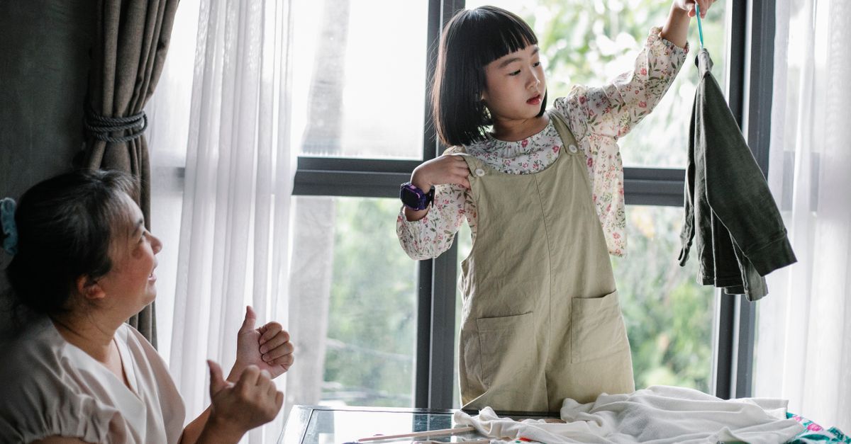 guide des tailles de vêtements selon l'âge : trouvez facilement la taille adaptée pour chaque tranche d'âge.