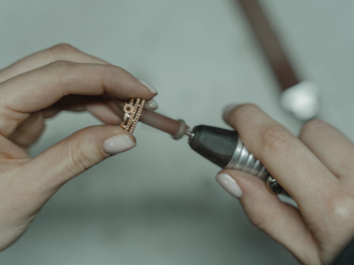 outil pour travailler des bijoux