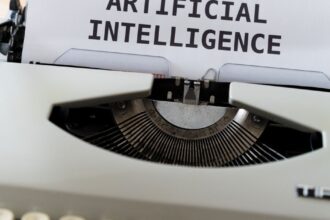 découvrez les meilleurs outils d'intelligence artificielle pour optimiser votre productivité et automatiser vos tâches quotidiennes.