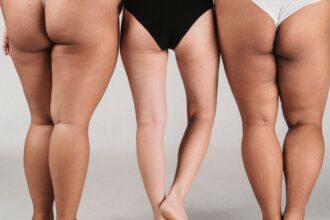 découvrez tout sur la silhouette en sablier : ses caractéristiques, conseils mode et astuces pour mettre en valeur cette forme du corps féminine élégante et équilibrée.