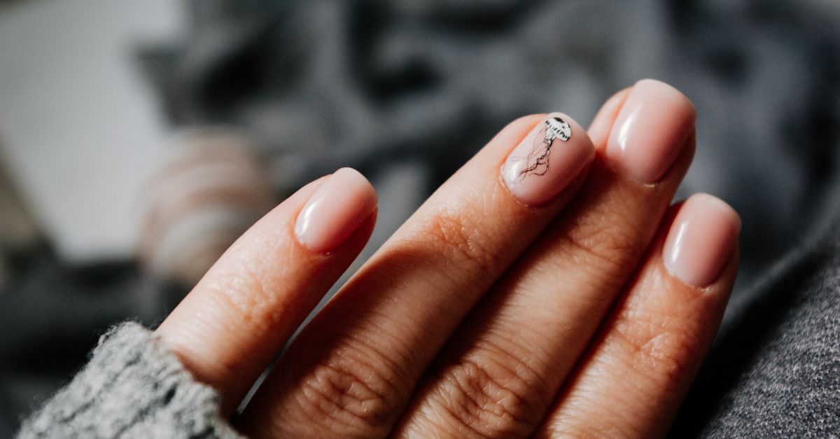 découvrez les étapes essentielles pour la récupération après un décollement d'ongle, incluant les soins nécessaires et les conseils pour favoriser une guérison rapide.