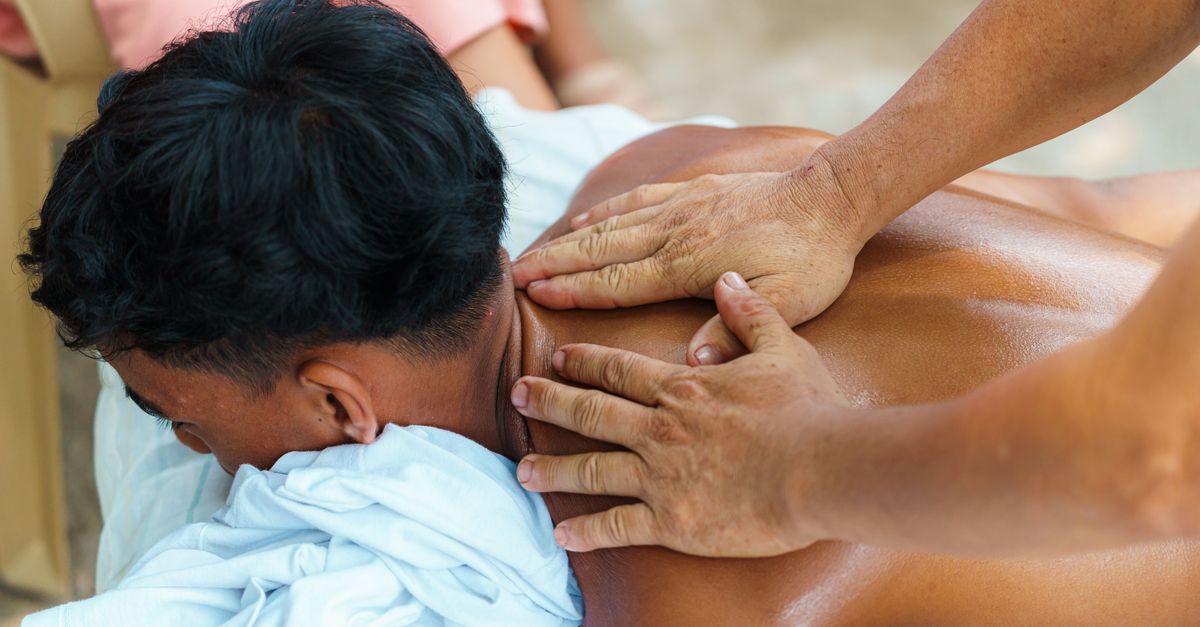 réservez facilement votre séance de massage tuina, un art traditionnel chinois pour détendre le corps et l'esprit. disponibilités flexibles et praticiens expérimentés.