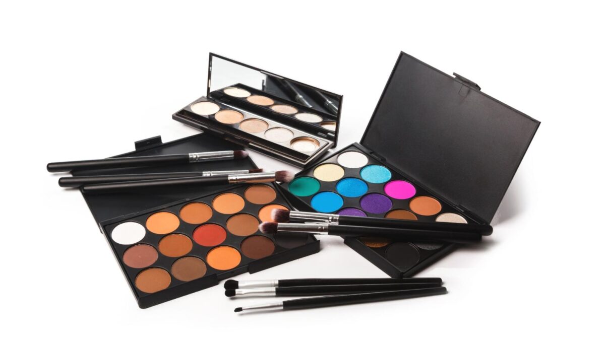 Acheter son maquillage en ligne sans le tester