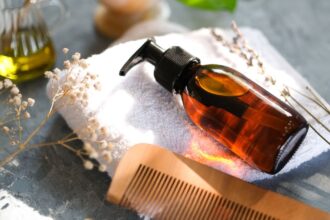 soins capillaires : découvrez nos conseils et produits pour des cheveux sains, brillants et revitalisés au quotidien.