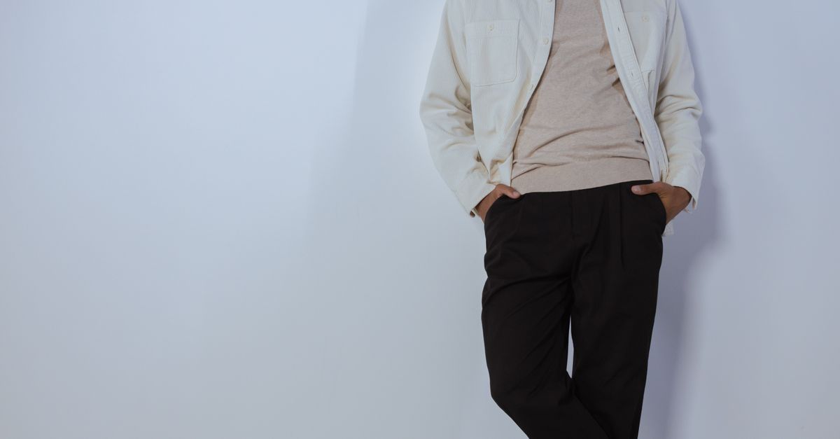 découvrez quelle veste porter avec une chemise homme à col mao pour créer une tenue élégante, moderne et adaptée à chaque occasion.